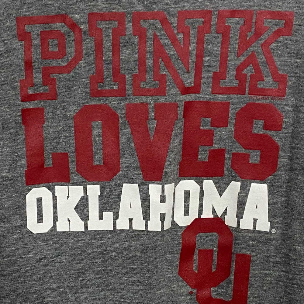 Victoria’s Secret, medium OU T-shirt